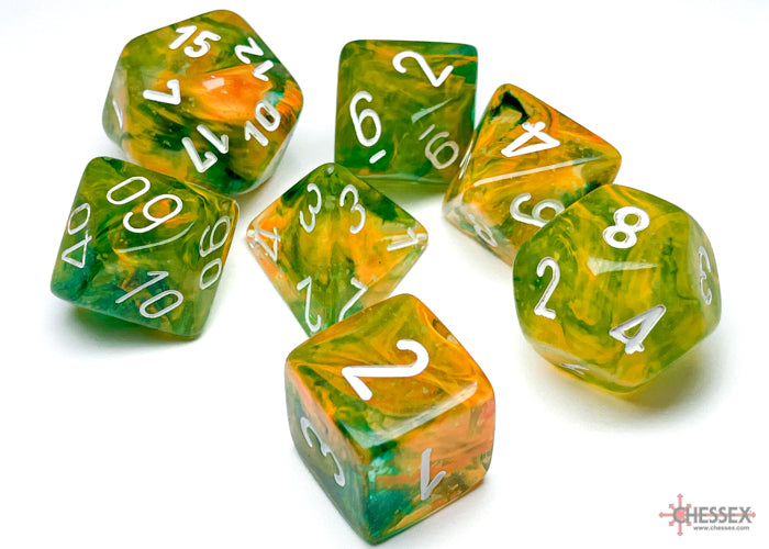 Chessex - 7-Dice Set - Nebula - Spring/White Luminary (Polyhedral)