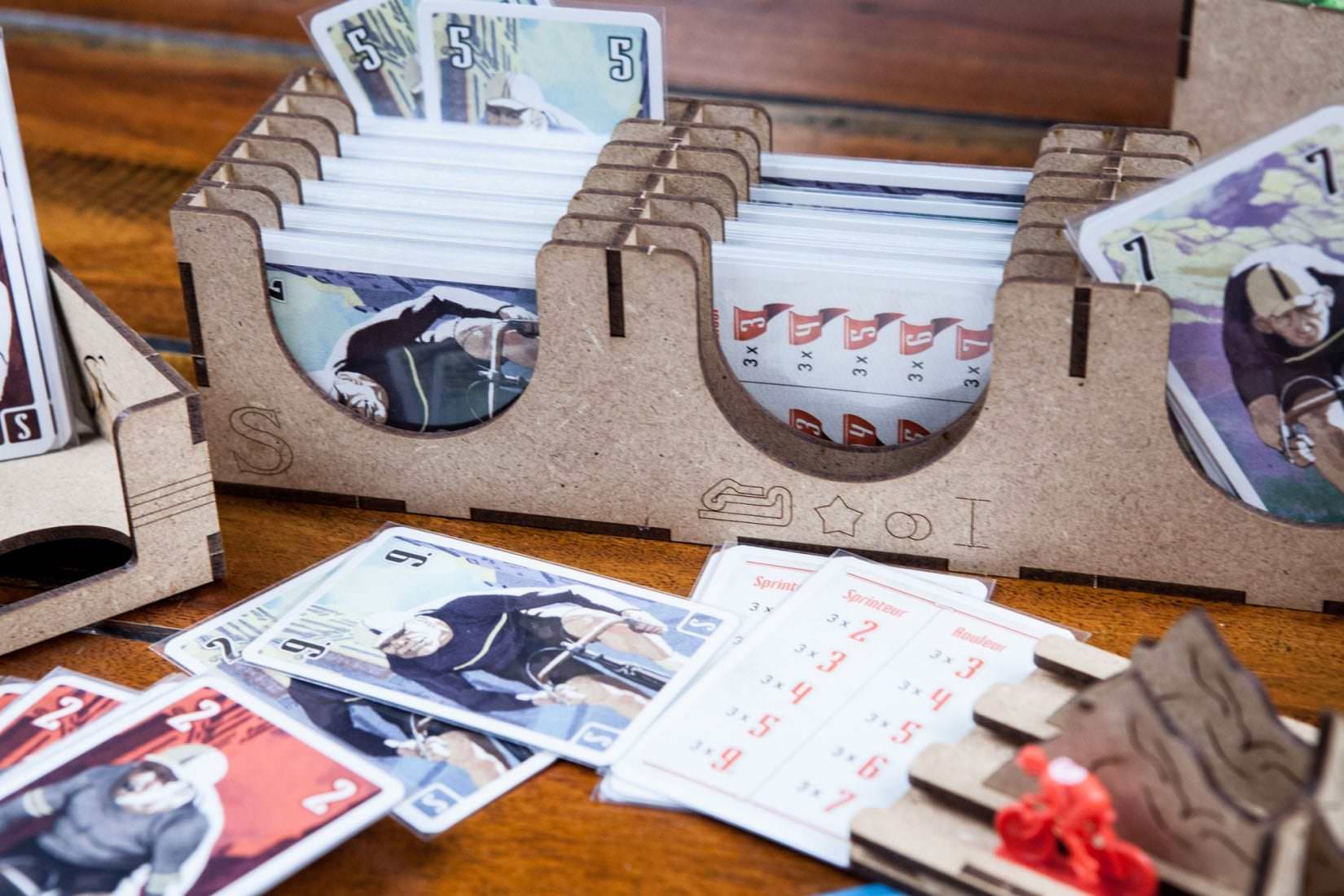 The Dicetroyers - Flamme Rouge (Base Game or with Peloton Expansion) (Italy Import)