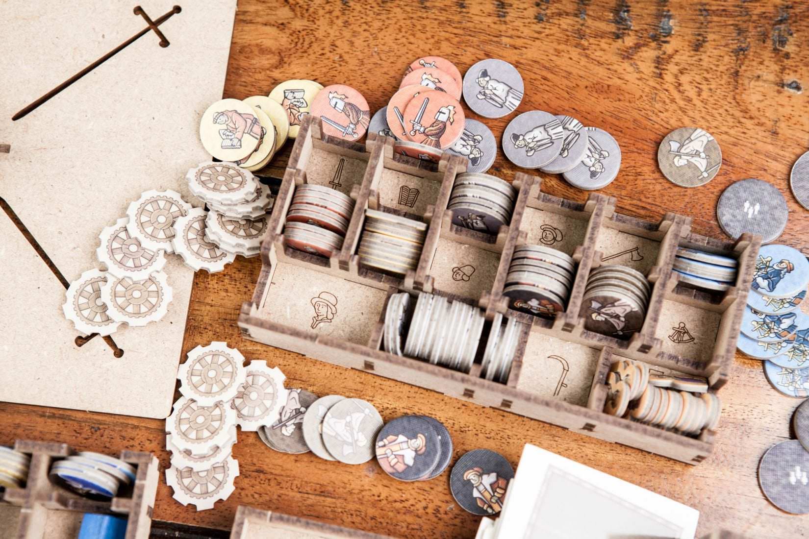 The Dicetroyers - Orléans (Base Game or with Trade and Intrigue Expansion; 5th Player) (Italy Import)