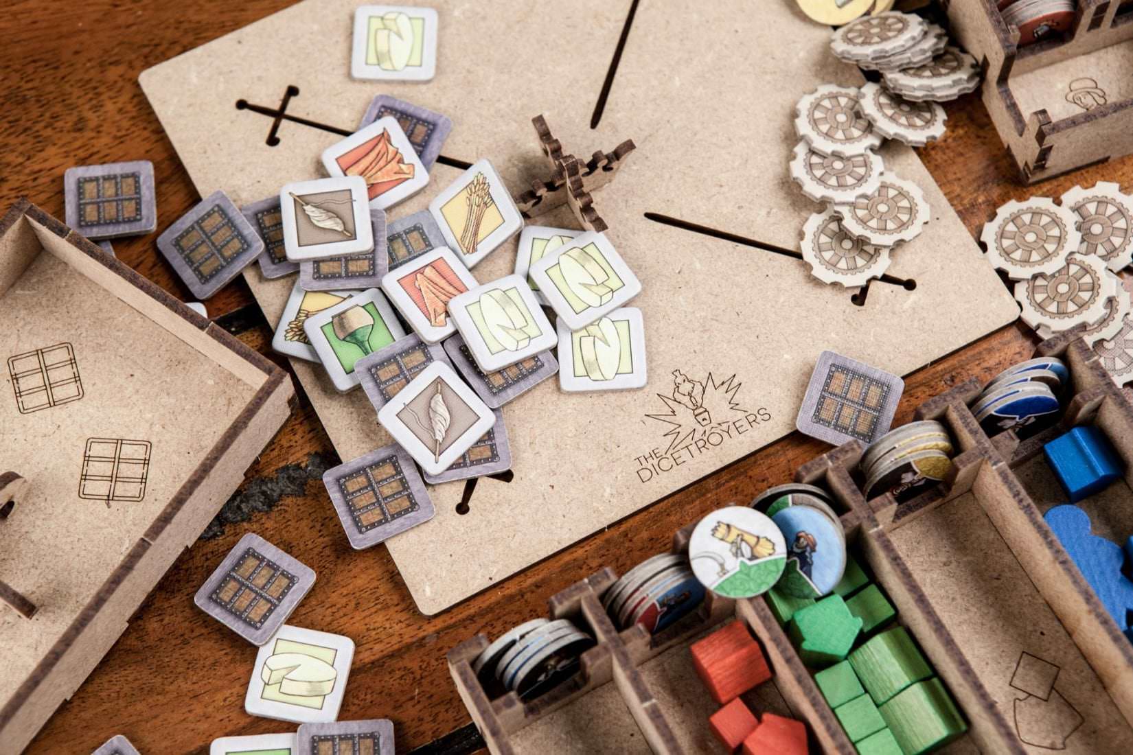 The Dicetroyers - Orléans (Base Game or with Trade and Intrigue Expansion; 5th Player) (Italy Import)